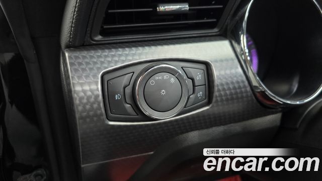 Ford Mustang 2017 — photo 18