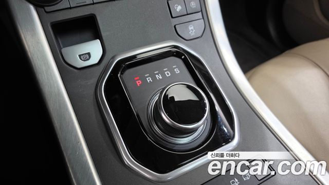 Land Rover Range Rover Evoque 2019 — photo 12