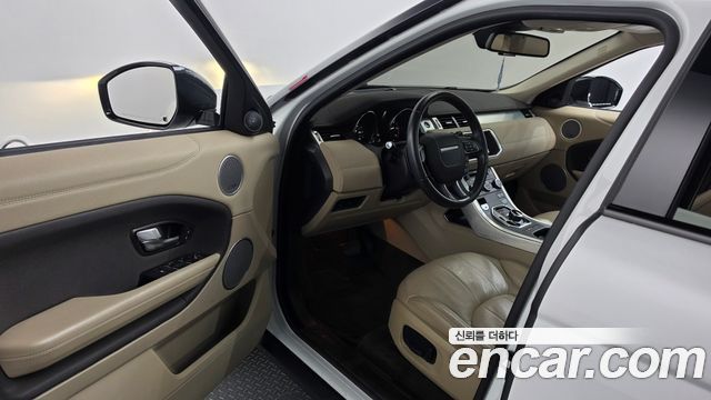 Land Rover Range Rover Evoque 2019 — photo 13