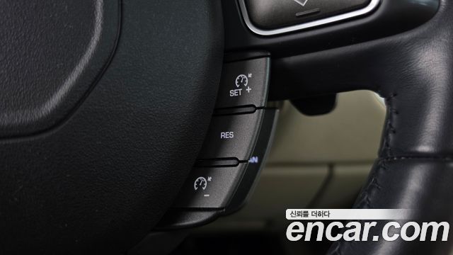 Land Rover Range Rover Evoque 2019 — photo 18