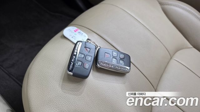Land Rover Range Rover Evoque 2019 — photo 22