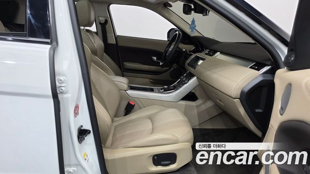Land Rover Range Rover Evoque 2019 — photo 16