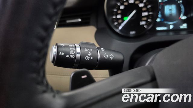 Land Rover Range Rover Evoque 2019 — photo 30