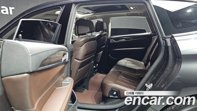 BMW Gran Turismo 2020 — photo 12