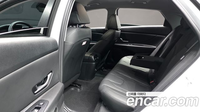 Hyundai AVANTE 2026 — photo 11