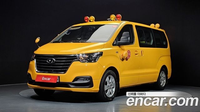 Hyundai Starex 2021 — photo 1