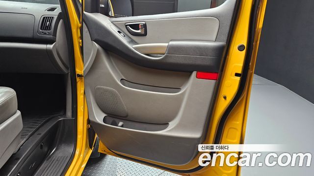 Hyundai Starex 2021 — photo 15