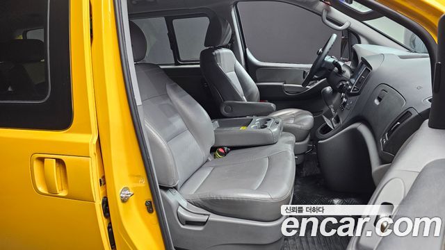 Hyundai Starex 2021 — photo 16