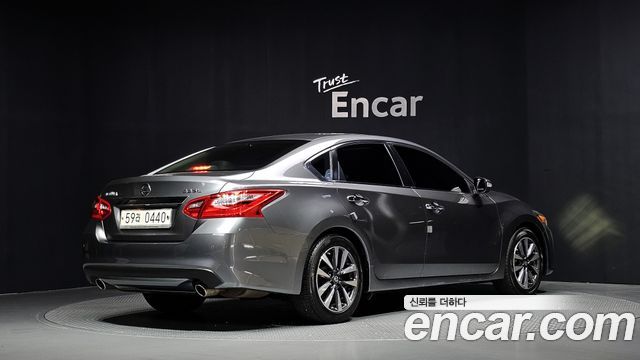 Nissan Altima 2017 — photo 2