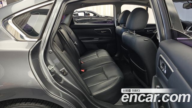 Nissan Altima 2017 — photo 12