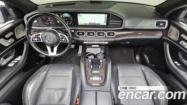 Mercedes-Benz GLE-Class 2021 — photo 10