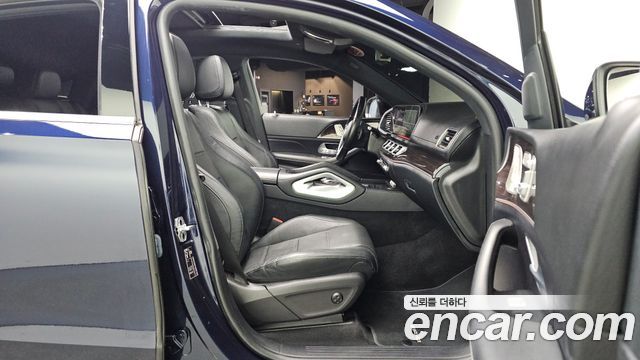 Mercedes-Benz GLE-Class 2021 — photo 17