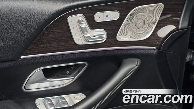 Mercedes-Benz GLE-Class 2021 — photo 19