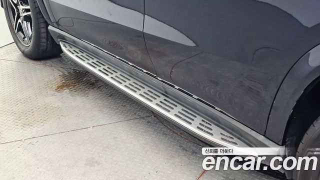 Mercedes-Benz GLE-Class 2021 — photo 32