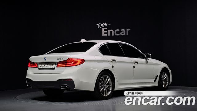 BMW 5-Series 2018 — photo 2