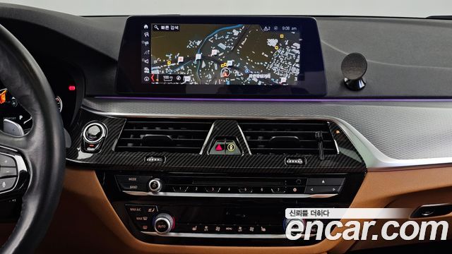 BMW 5-Series 2018 — photo 20