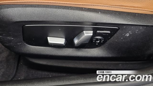 BMW 5-Series 2018 — photo 16