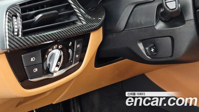 BMW 5-Series 2018 — photo 28
