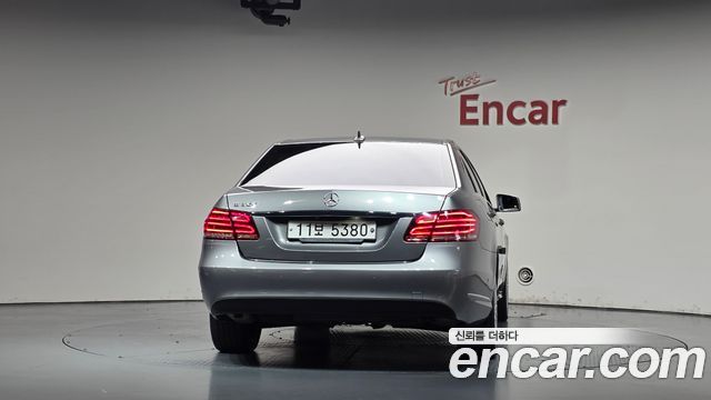 Mercedes-Benz E-Class 2015 — photo 4