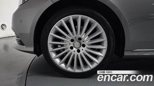 Mercedes-Benz E-Class 2015 — photo 5