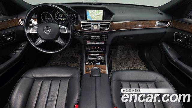 Mercedes-Benz E-Class 2015 — photo 10