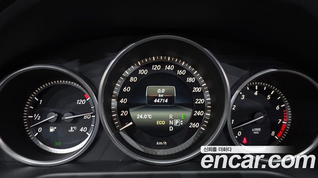 Mercedes-Benz E-Class 2015 — photo 11