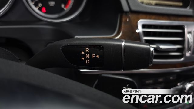 Mercedes-Benz E-Class 2015 — photo 12