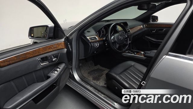 Mercedes-Benz E-Class 2015 — photo 13