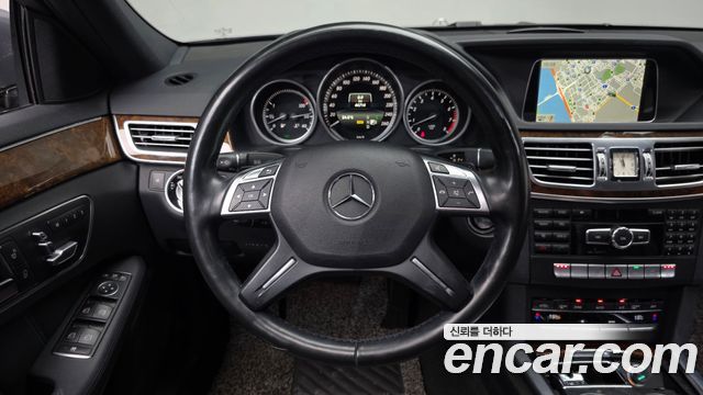 Mercedes-Benz E-Class 2015 — photo 19