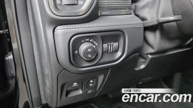 Dodge Ram Pick Up 2021 — photo 24