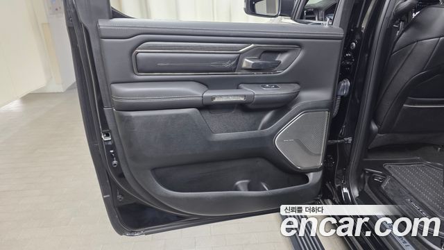 Dodge Ram Pick Up 2021 — photo 15