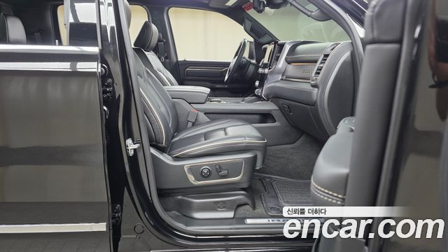 Dodge Ram Pick Up 2021 — photo 16