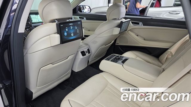 Genesis G80 2017 — photo 17