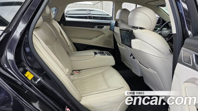 Genesis G80 2017 — photo 18