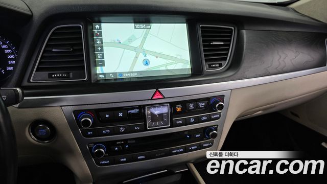 Genesis G80 2017 — photo 20