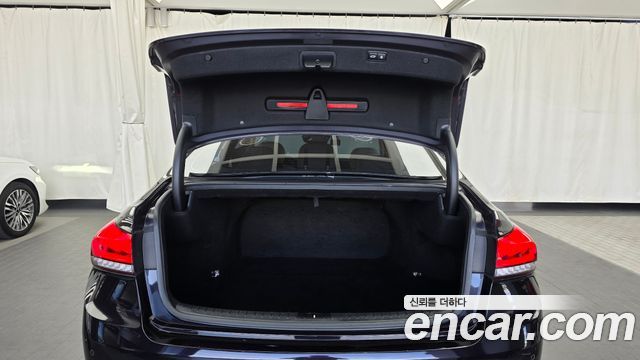 Genesis G80 2017 — photo 26