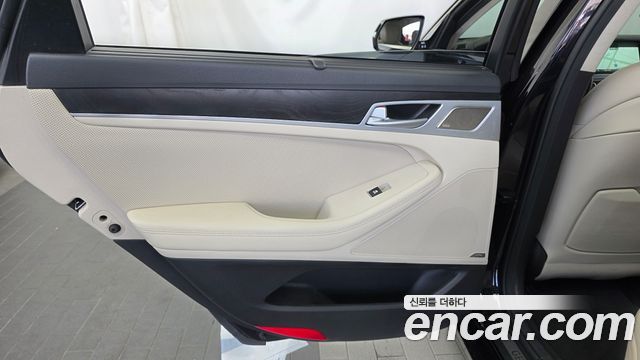 Genesis G80 2017 — photo 15