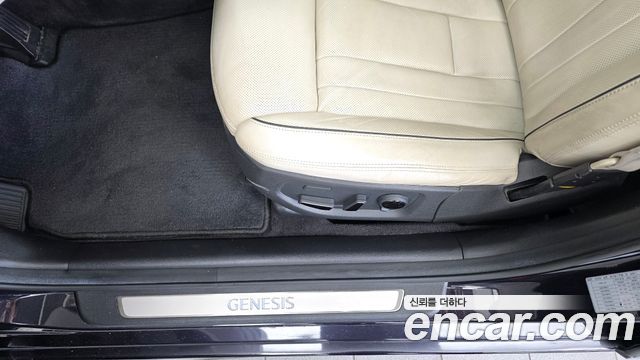 Genesis G80 2017 — photo 31