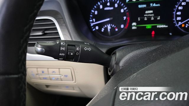 Genesis G80 2017 — photo 34