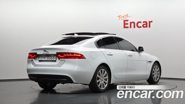 Jaguar XE 2016 — photo 2