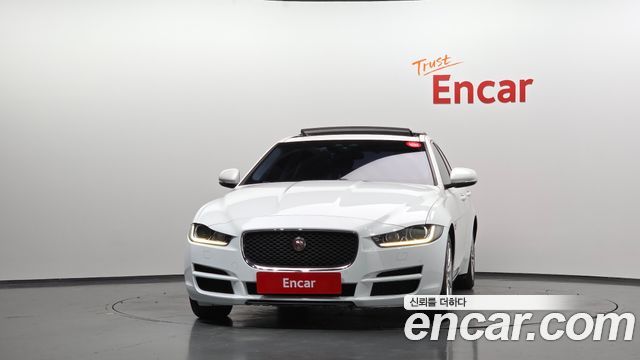 Jaguar XE 2016 — photo 3