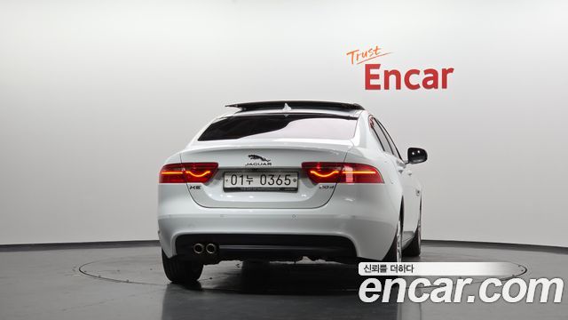Jaguar XE 2016 — photo 4