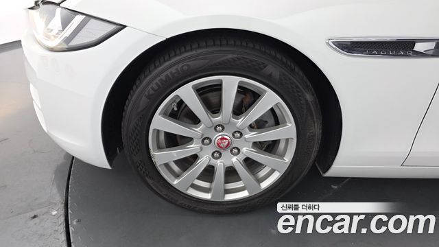 Jaguar XE 2016 — photo 5