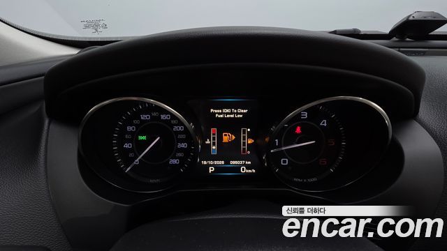Jaguar XE 2016 — photo 8