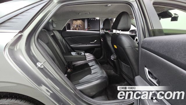 Hyundai AVANTE 2023 — photo 18
