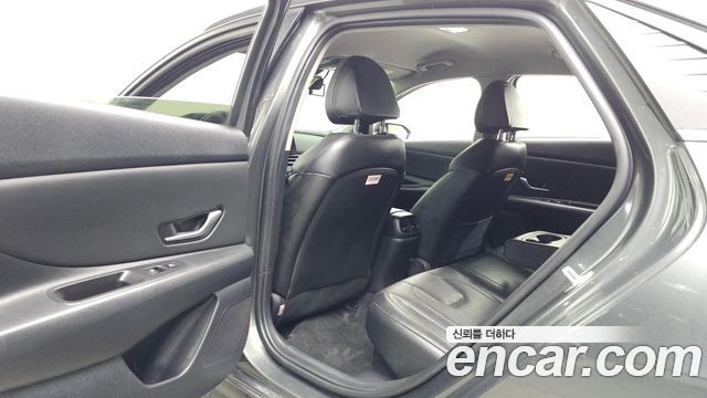 Hyundai AVANTE 2023 — photo 16
