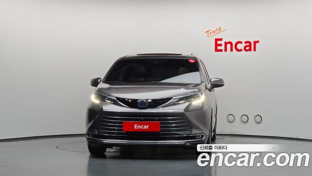 Toyota Sienna 2024 — photo 3