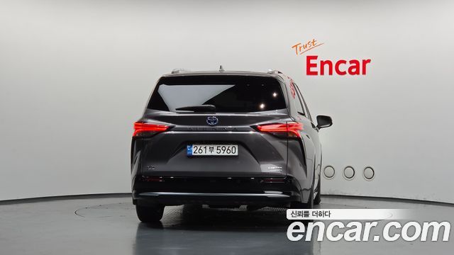 Toyota Sienna 2024 — photo 4