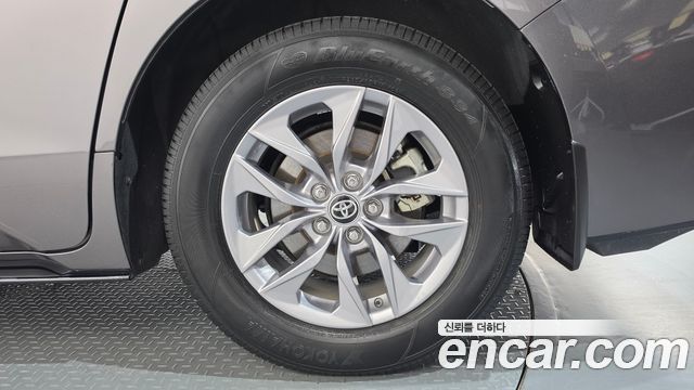 Toyota Sienna 2024 — photo 7