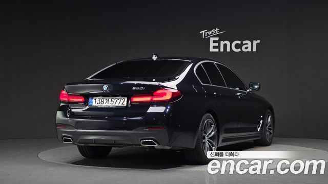 BMW 5-Series 2023 — photo 2